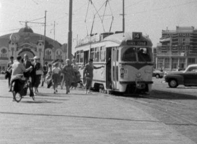 Mens op heet zand van Emile Brumsteede / 1961 / Collectie: Haags Gemeentearchief