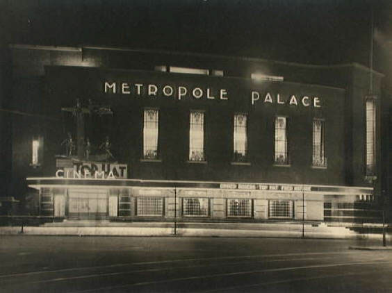 Rond de opening met 'Top Hat' in 1936. Rond de opening met 'Top Hat' in 1936.