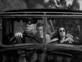 Erich von Stroheim bestuurt de isotta-Fraschini van Gloria Swanson in Sunset Boulevard, 1950. Screenshot.